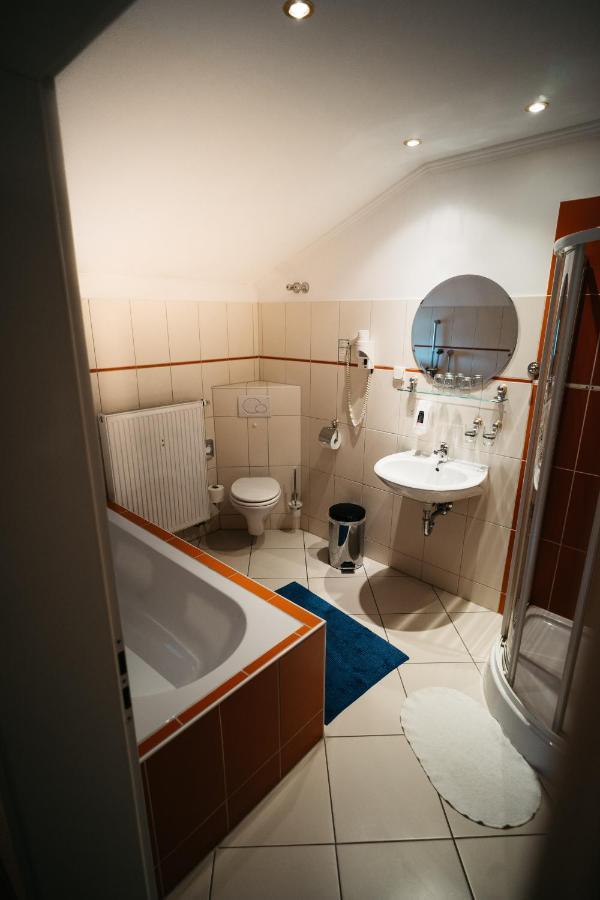 Hotel Am Bahnhof Weilburg Eksteriør billede